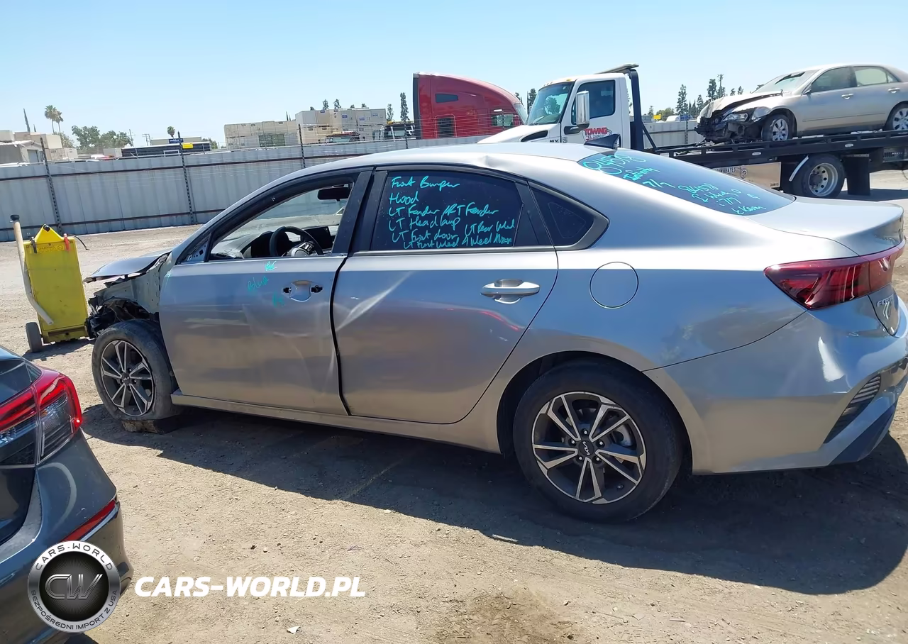 2022 Kia Forte Lxs VIN:3KPF24AD1NE456150 - 15