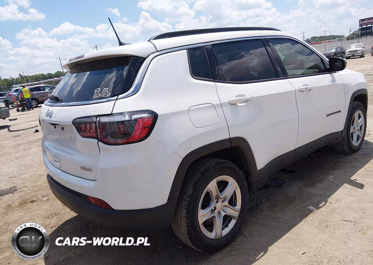 2024 Jeep Compass Latitude 4X4 VIN:3C4NJDBN7RT581242 - 4