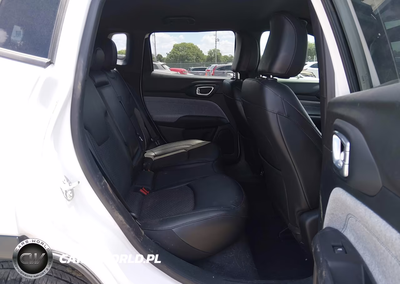 2024 Jeep Compass Latitude 4X4 VIN:3C4NJDBN7RT581242 - 8