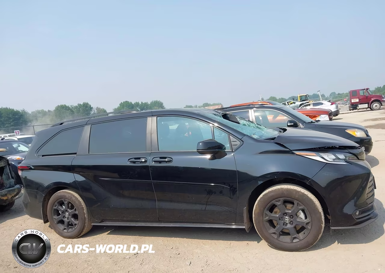 2026 Toyota Sienna Woodland Edition VIN:5TDCSKFC7TS255427 - 14