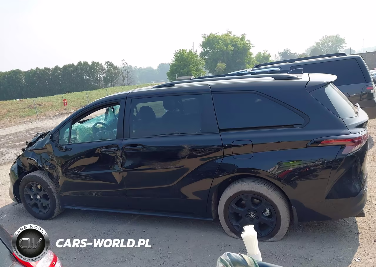 2026 Toyota Sienna Woodland Edition VIN:5TDCSKFC7TS255427 - 15