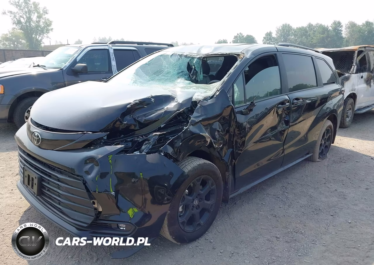 2026 Toyota Sienna Woodland Edition VIN:5TDCSKFC7TS255427 - 2