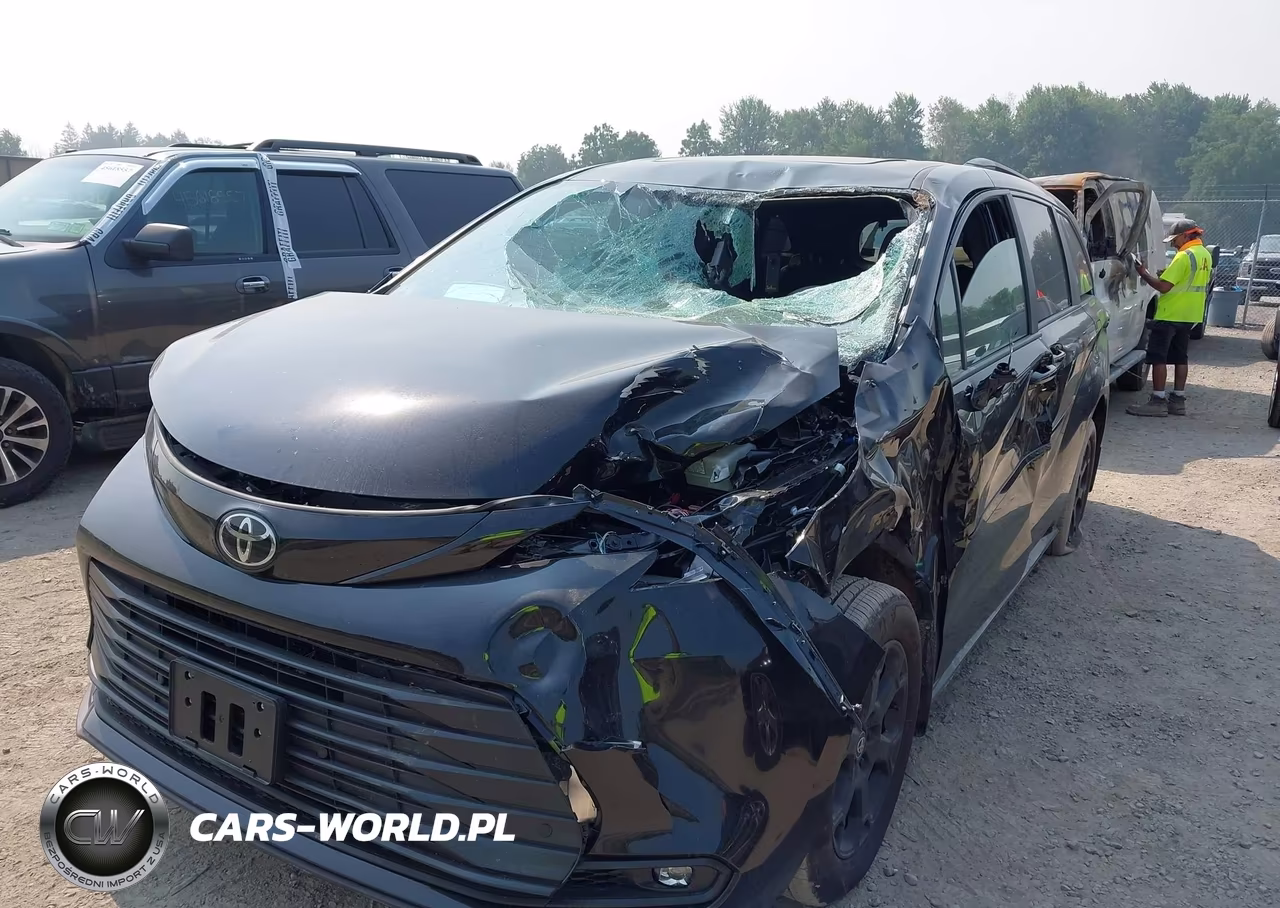 2026 Toyota Sienna Woodland Edition VIN:5TDCSKFC7TS255427 - 6