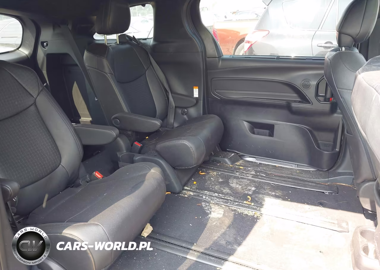 2026 Toyota Sienna Woodland Edition VIN:5TDCSKFC7TS255427 - 8