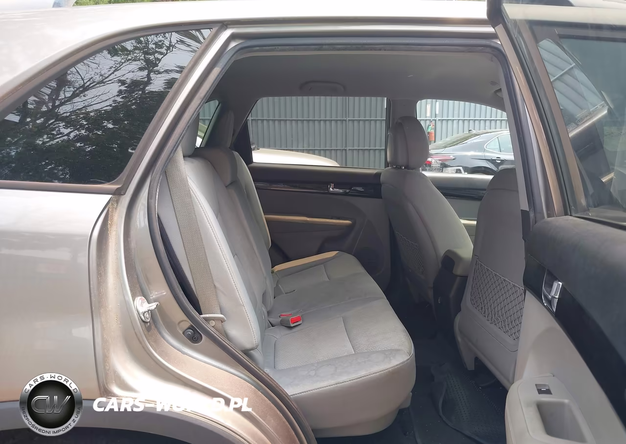 2012 Kia Sorento Lx V6 VIN:5XYKTDA28CG277520 - 8