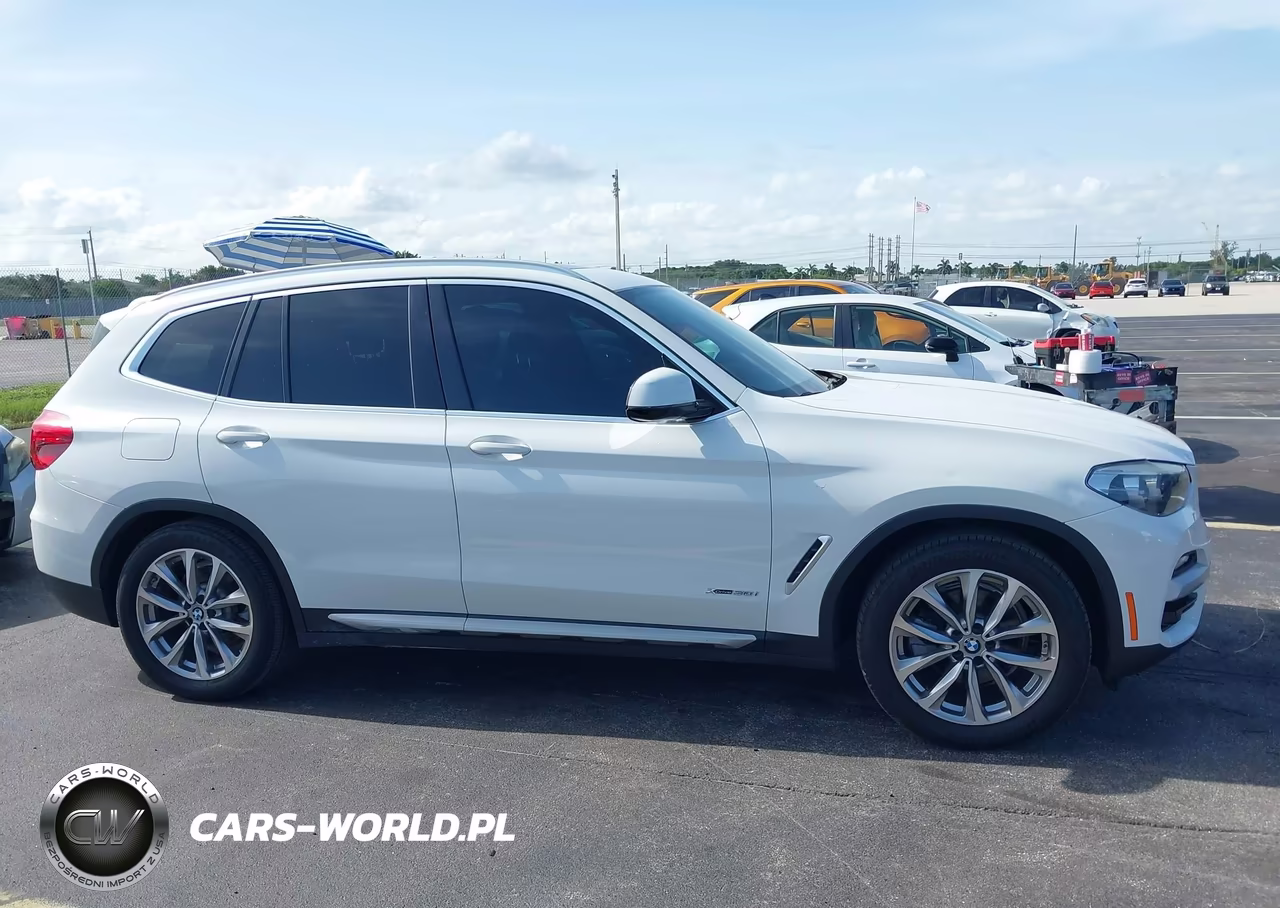 2018 BMW X3 xDrive30I VIN:5UXTR9C56JLD66626 - 14