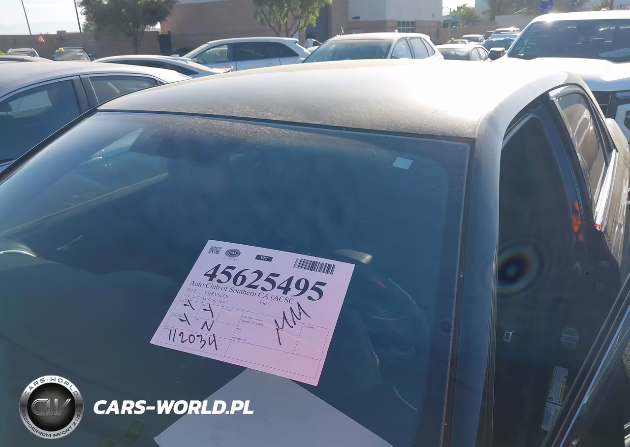 2012 Chrysler 300 VIN:2C3CCAAG7CH113826 - 13