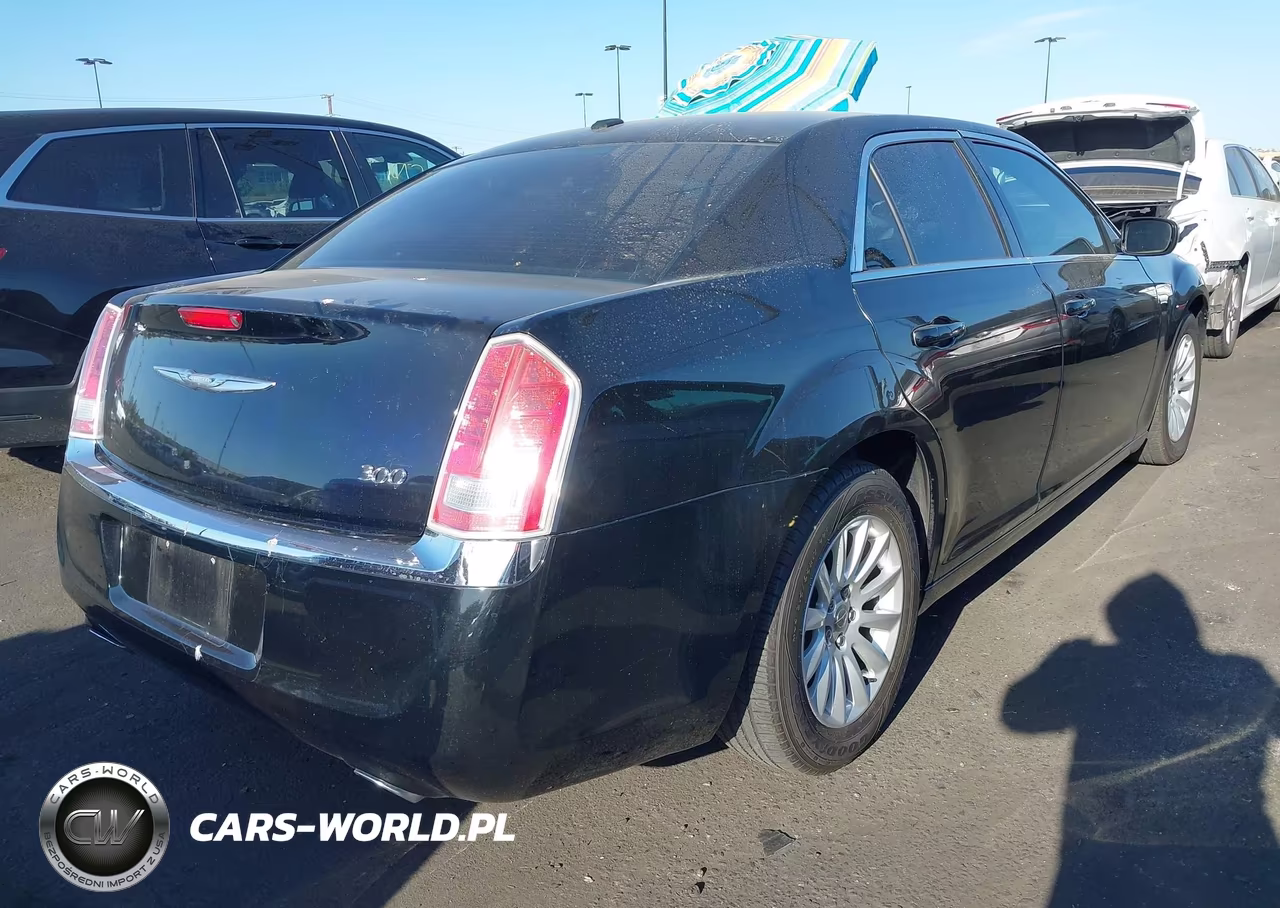 2012 Chrysler 300 VIN:2C3CCAAG7CH113826 - 4