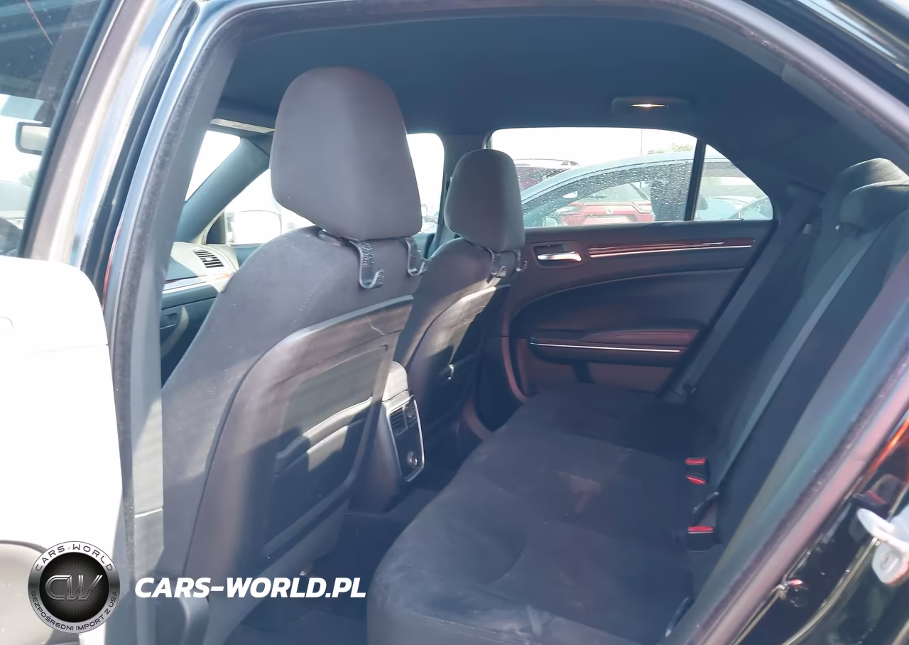 2012 Chrysler 300 VIN:2C3CCAAG7CH113826 - 8