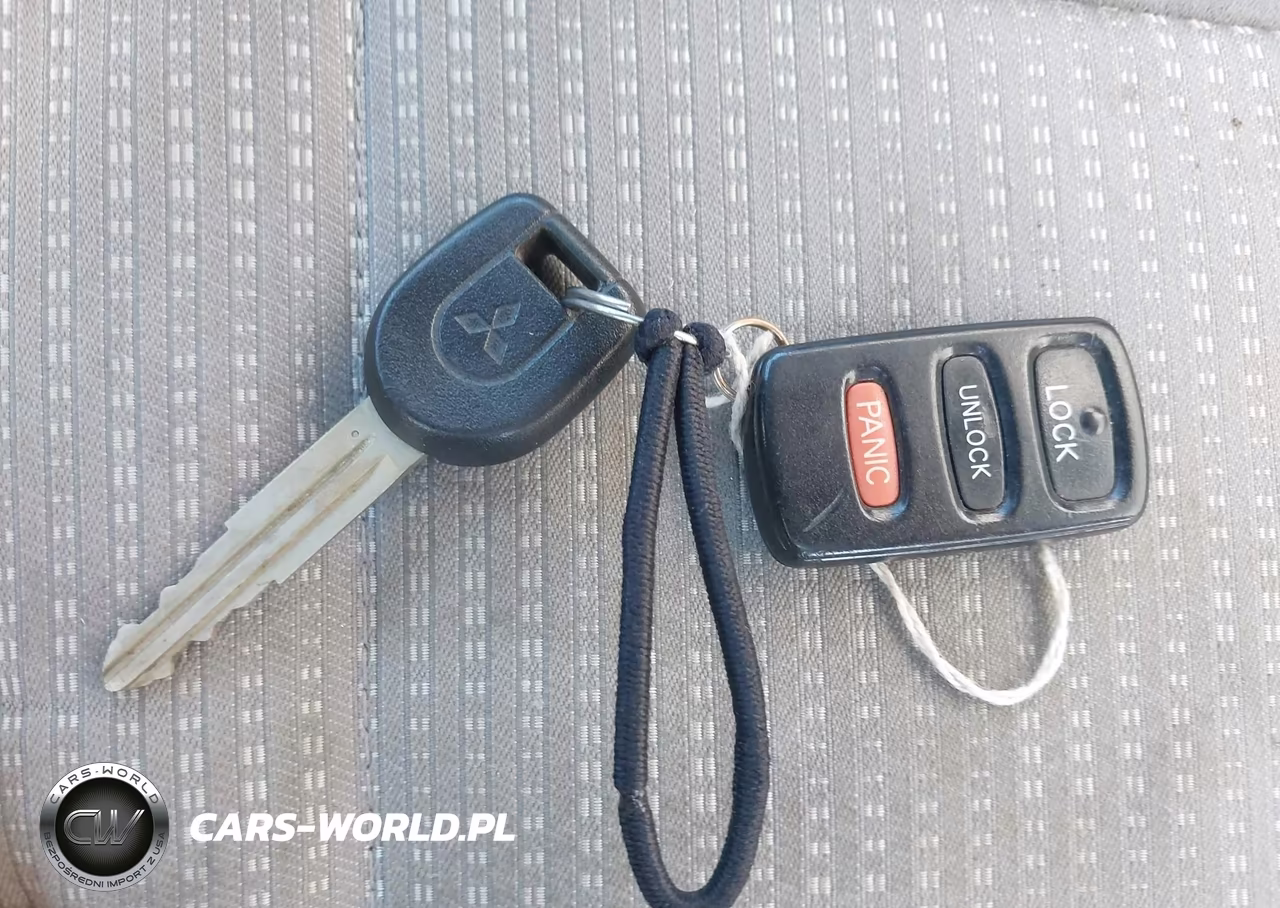 2002 Mitsubishi Montero Sport Xls VIN:JA4MT31R32J057520 - 11