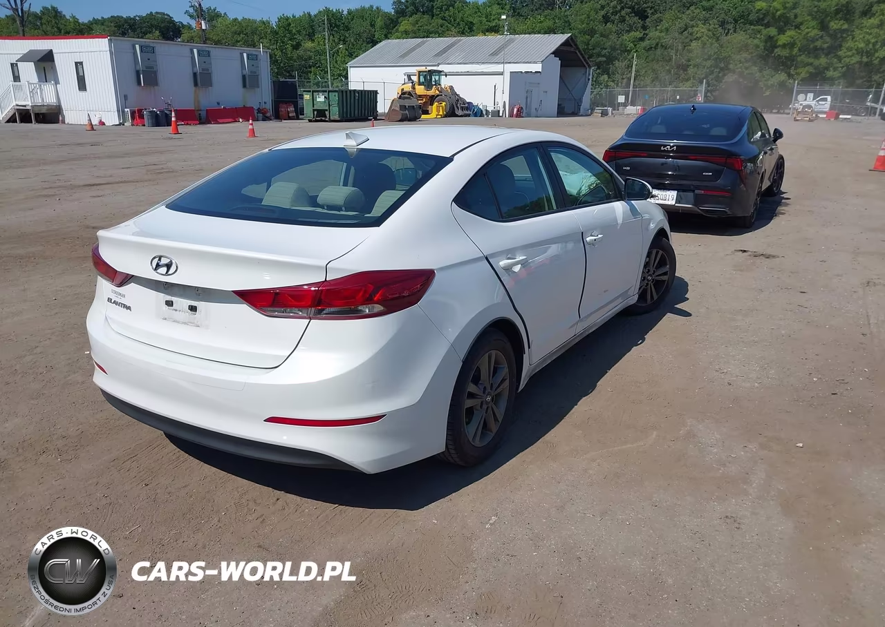 2018 Hyundai Elantra Value Edition VIN:5NPD84LF4JH341911 - 4