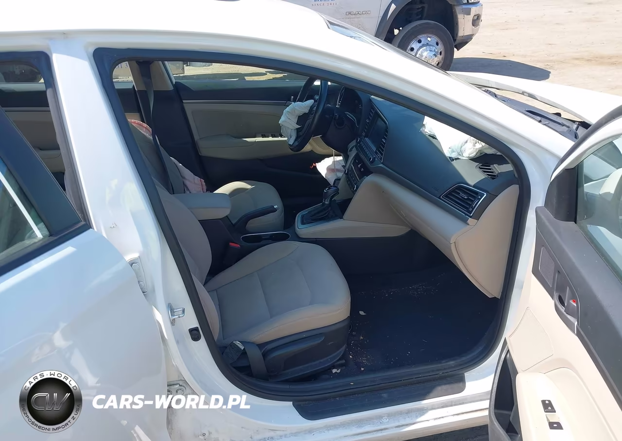 2018 Hyundai Elantra Value Edition VIN:5NPD84LF4JH341911 - 5