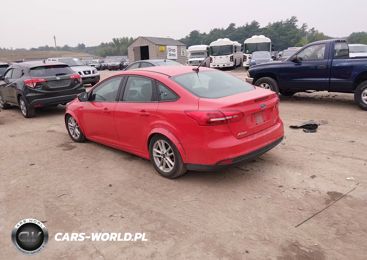 2015 Ford Focus Se VIN:1FADP3FE2FL338045 - 3