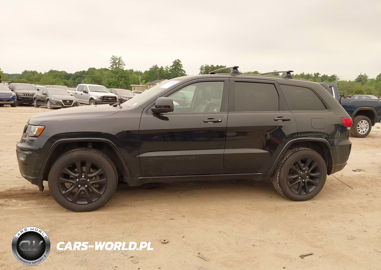 2017 Jeep Grand Cherokee Altitude VIN:1C4RJFAG3HC924719 - 14