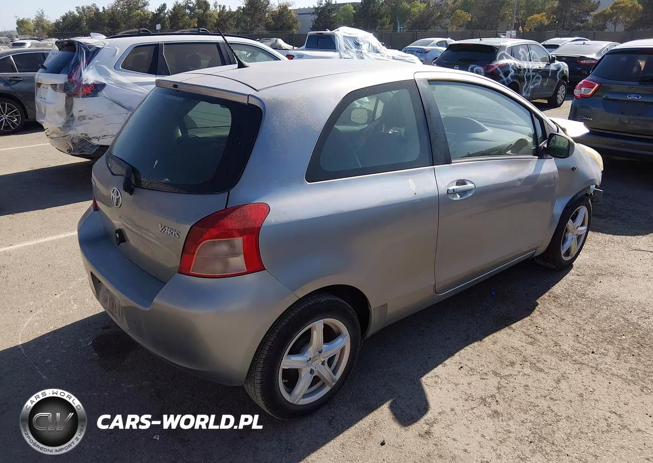 2008 Toyota Yaris VIN:JTDJT923X85218050 - 4