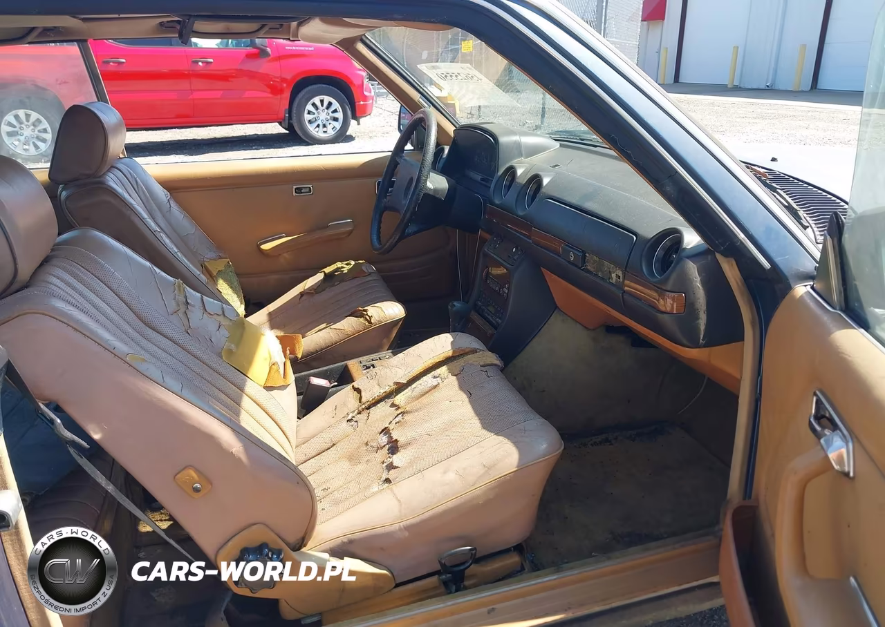 1984 Mercedes-Benz 300 Cdt VIN:WDBAB53A3EA139006 - 5