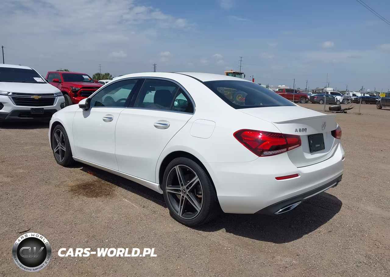 2021 Mercedes-Benz A 220 VIN:W1K3G4EB9MJ320790 - 3