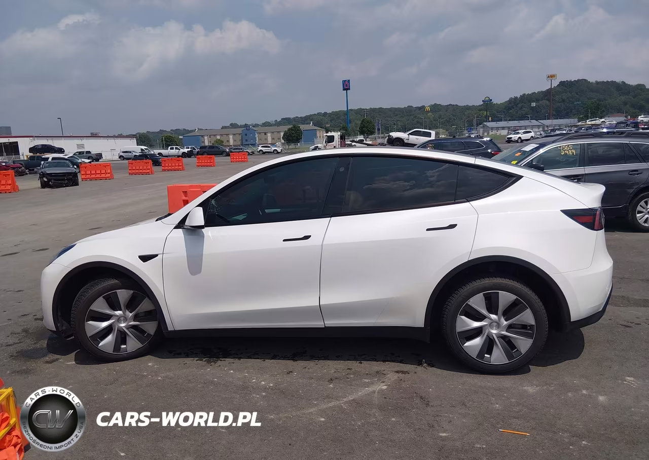 2023 Tesla Model Y Awd-Long Range Dual Motor All-Wheel Drive VIN:7SAYGDEE6PF685128 - 15