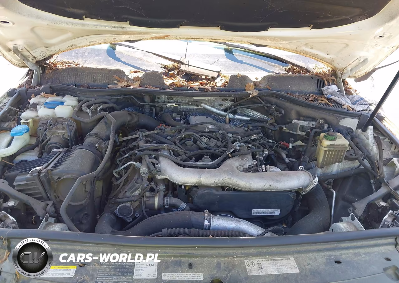2012 Volkswagen Touareg Tdi Sport VIN:WVGFK9BP6CD004713 - 10