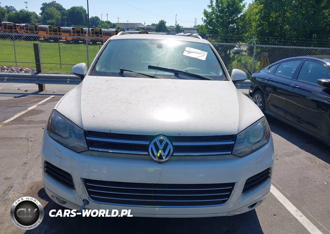 2012 Volkswagen Touareg Tdi Sport VIN:WVGFK9BP6CD004713 - 12