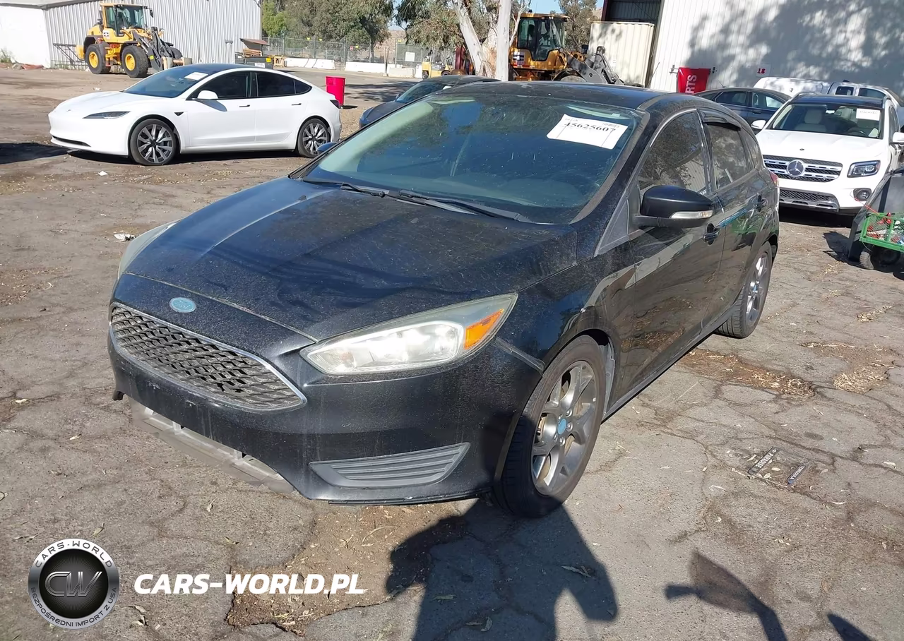 2015 Ford Focus Se VIN:1FADP3K28FL256428 - 2