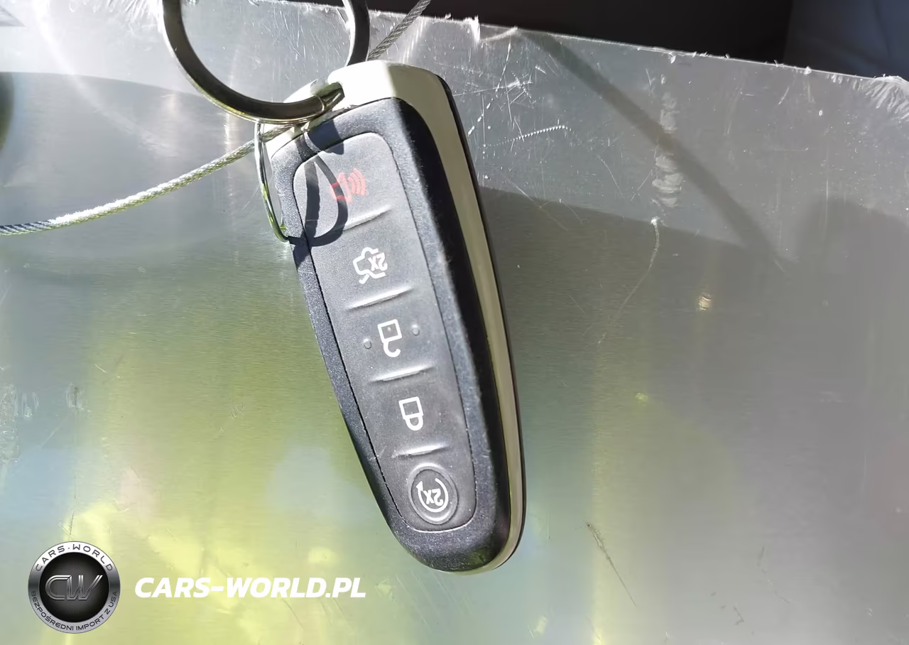 2016 Ford Escape Titanium VIN:1FMCU0J91GUC28263 - 11