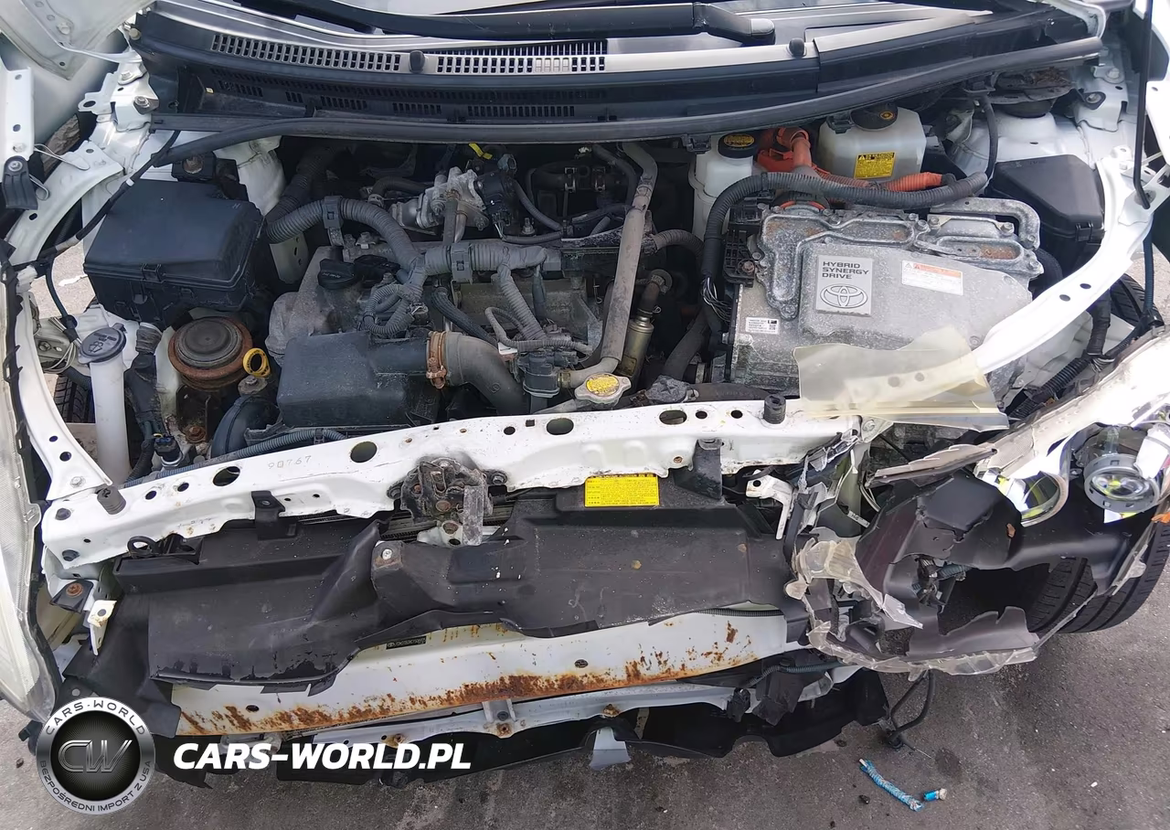 2012 Toyota Prius C Four VIN:JTDKDTB3XC1506925 - 10