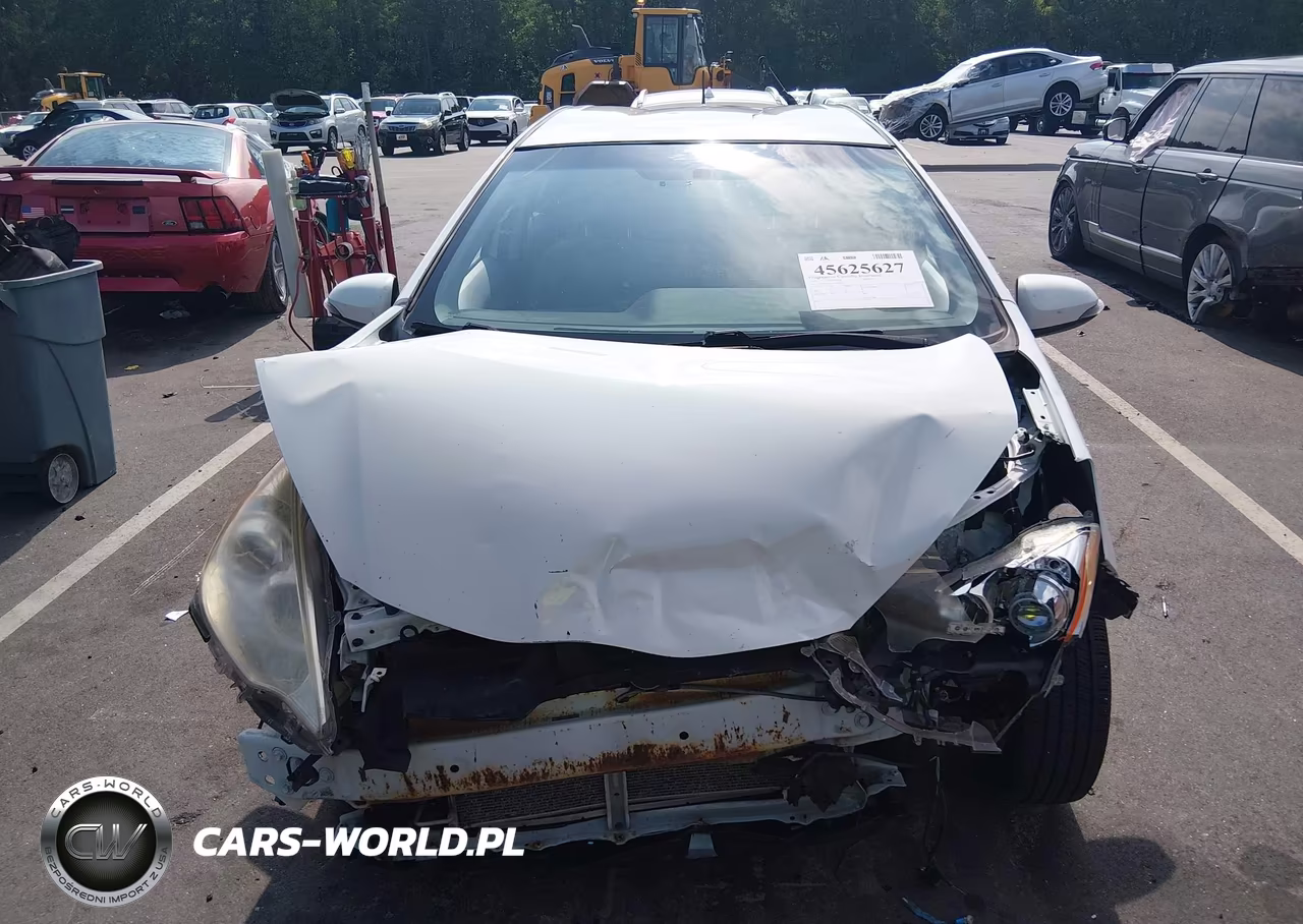 2012 Toyota Prius C Four VIN:JTDKDTB3XC1506925 - 13