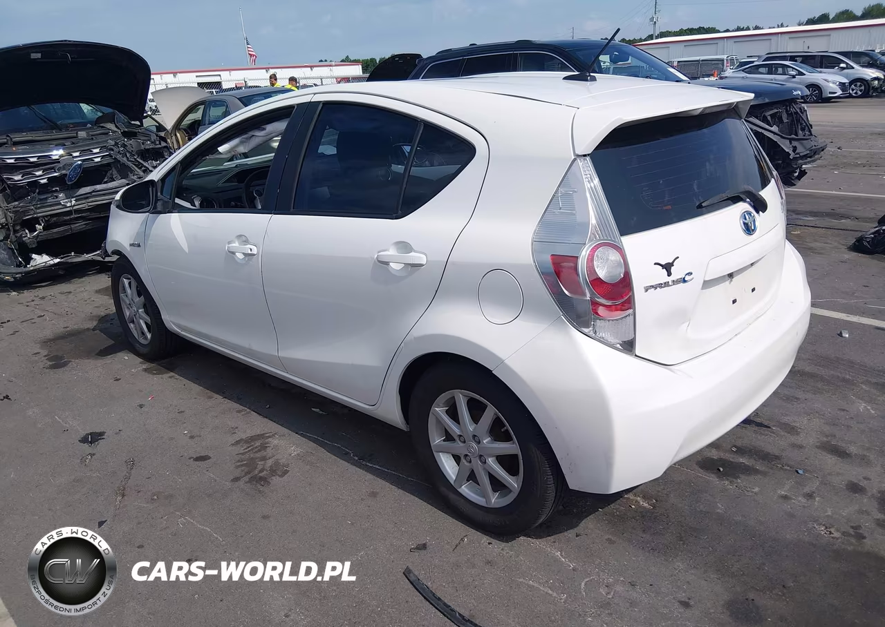 2012 Toyota Prius C Four VIN:JTDKDTB3XC1506925 - 3
