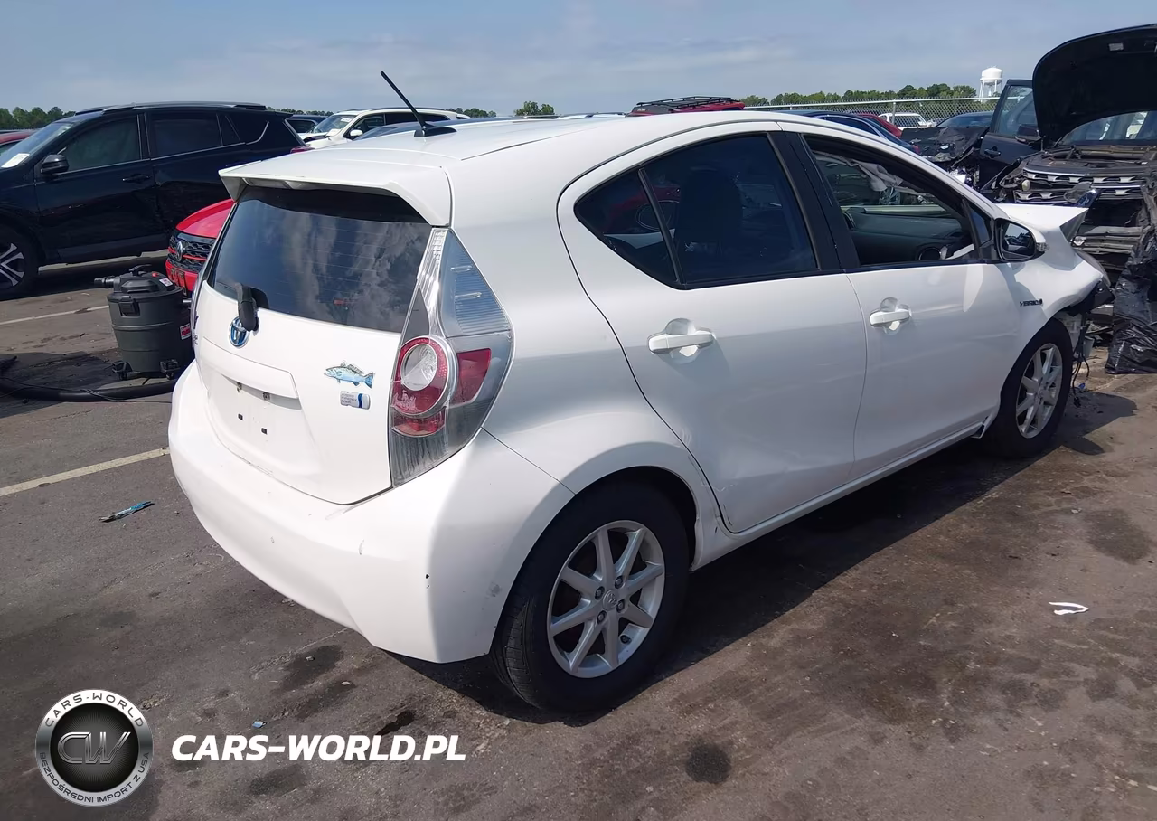 2012 Toyota Prius C Four VIN:JTDKDTB3XC1506925 - 4