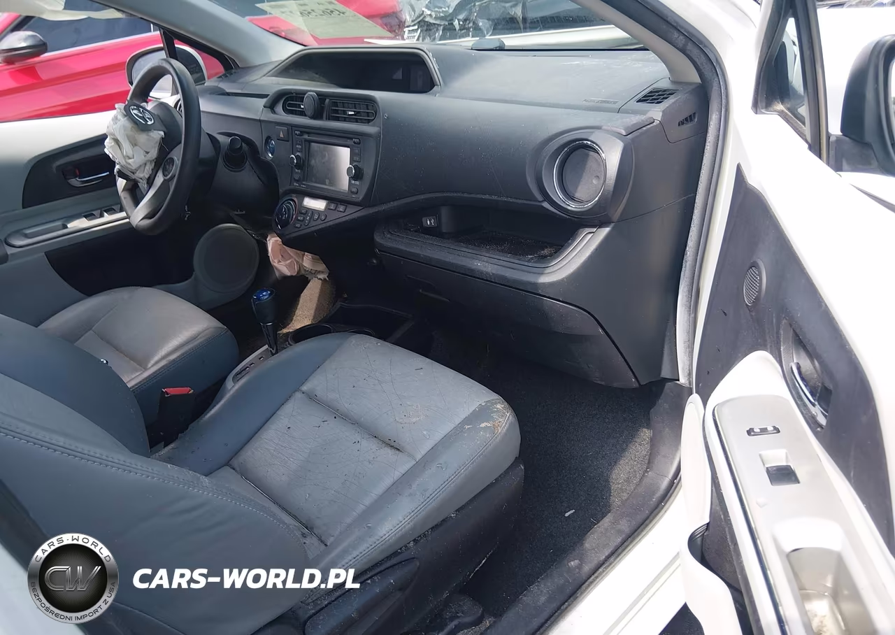 2012 Toyota Prius C Four VIN:JTDKDTB3XC1506925 - 5