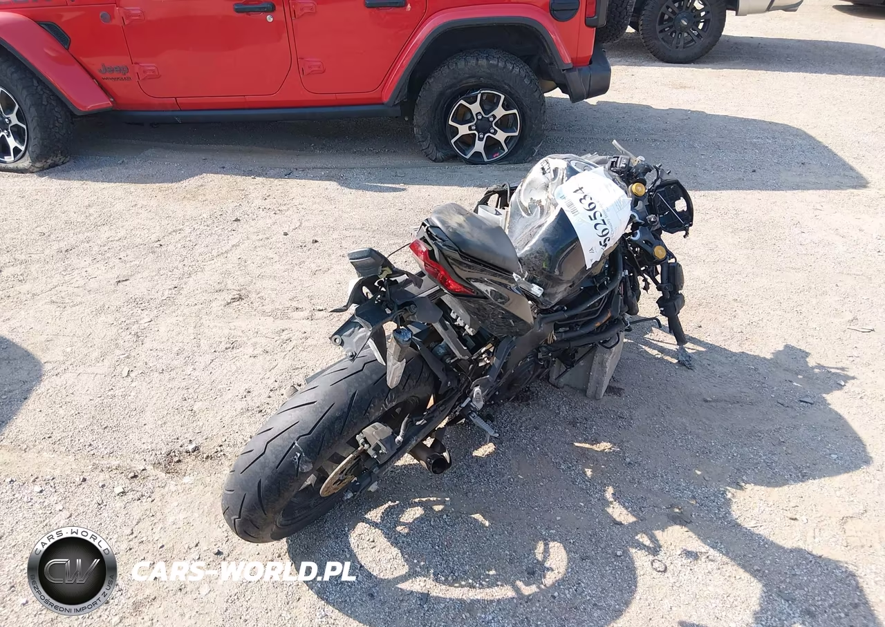 2025 Kawasaki Zx400 P VIN:ML5ZXCP15SDA33104 - 4