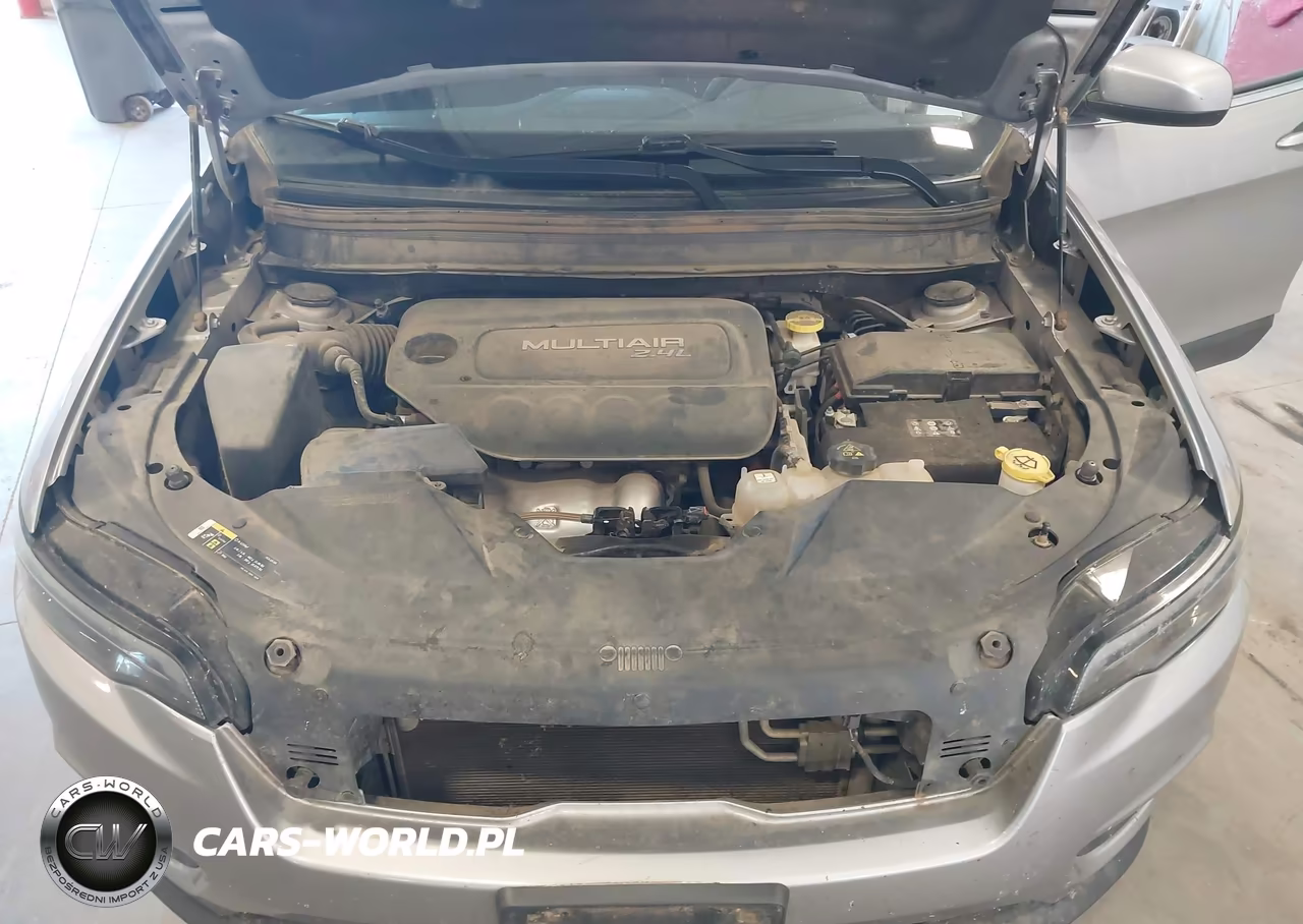 2019 Jeep Cherokee Latitude 4X4 VIN:1C4PJMCB1KD153689 - 10
