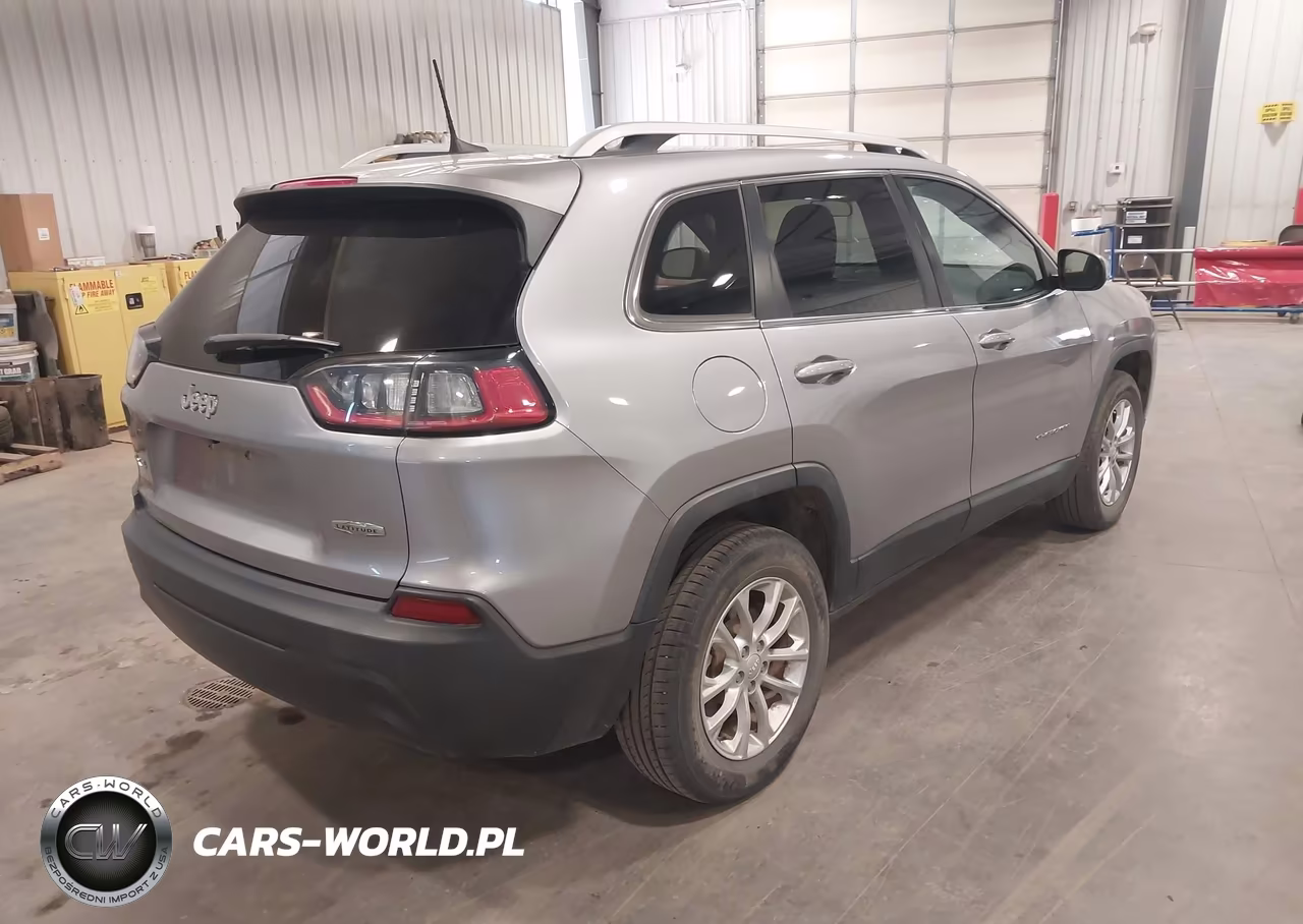 2019 Jeep Cherokee Latitude 4X4 VIN:1C4PJMCB1KD153689 - 4