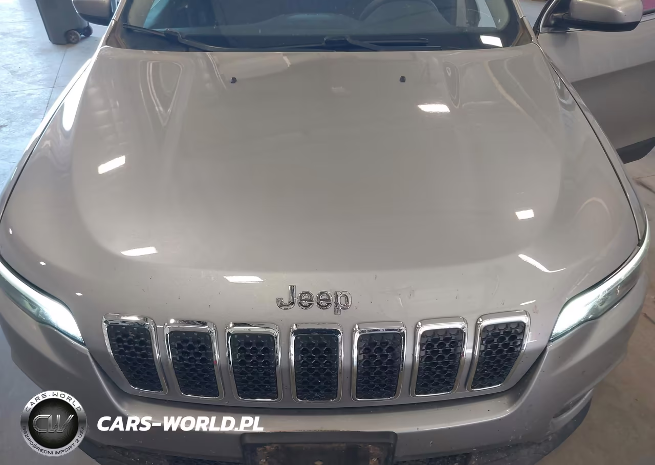 2019 Jeep Cherokee Latitude 4X4 VIN:1C4PJMCB1KD153689 - 6