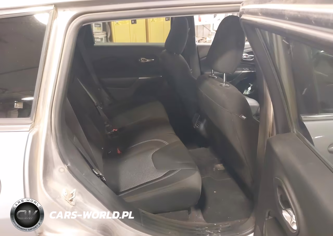 2019 Jeep Cherokee Latitude 4X4 VIN:1C4PJMCB1KD153689 - 8