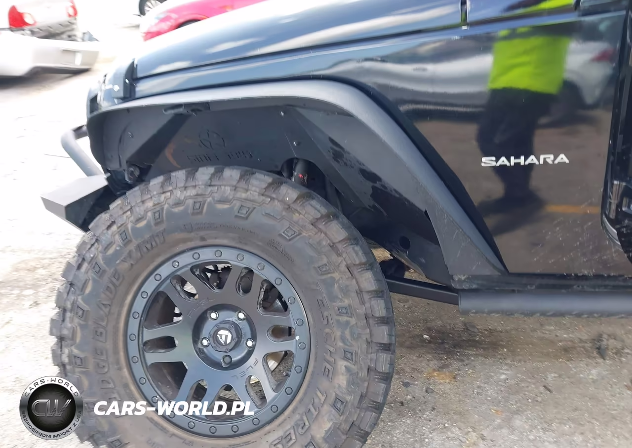 2015 Jeep Wrangler Unlimited Sahara VIN:1C4BJWEG2FL594807 - 6
