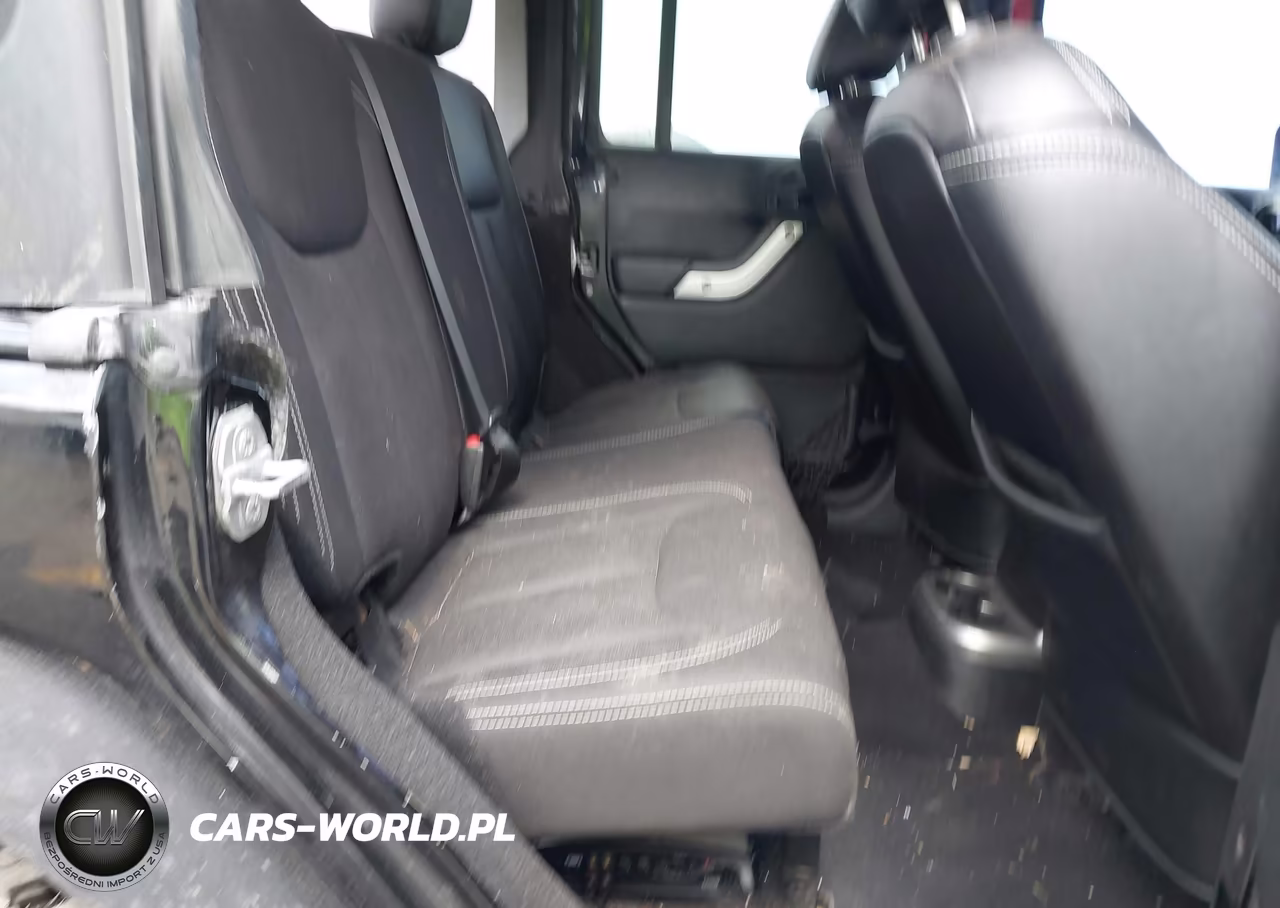 2015 Jeep Wrangler Unlimited Sahara VIN:1C4BJWEG2FL594807 - 8