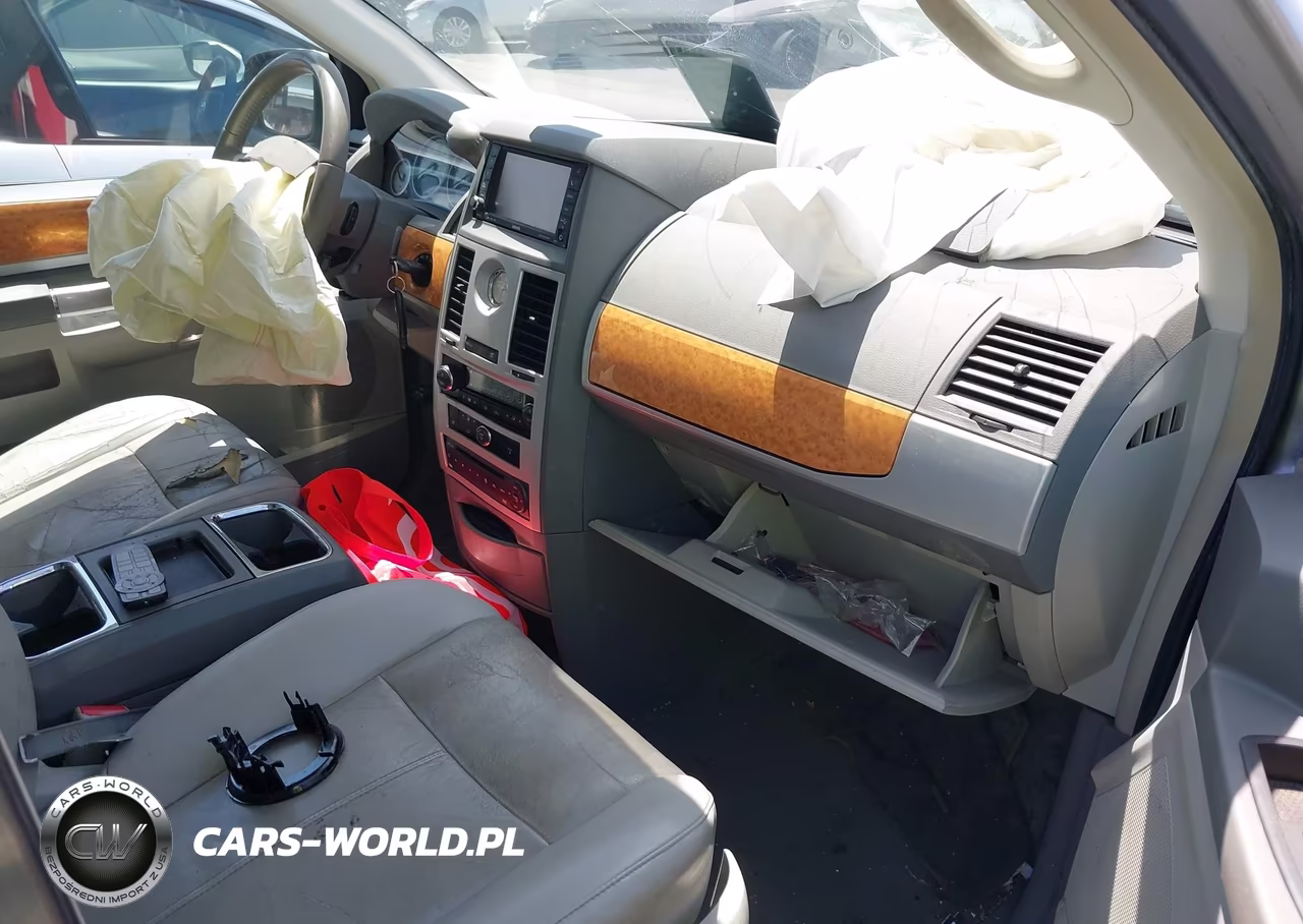 2010 Chrysler Town & Country New Limited VIN:2A4RR7DX9AR404624 - 5