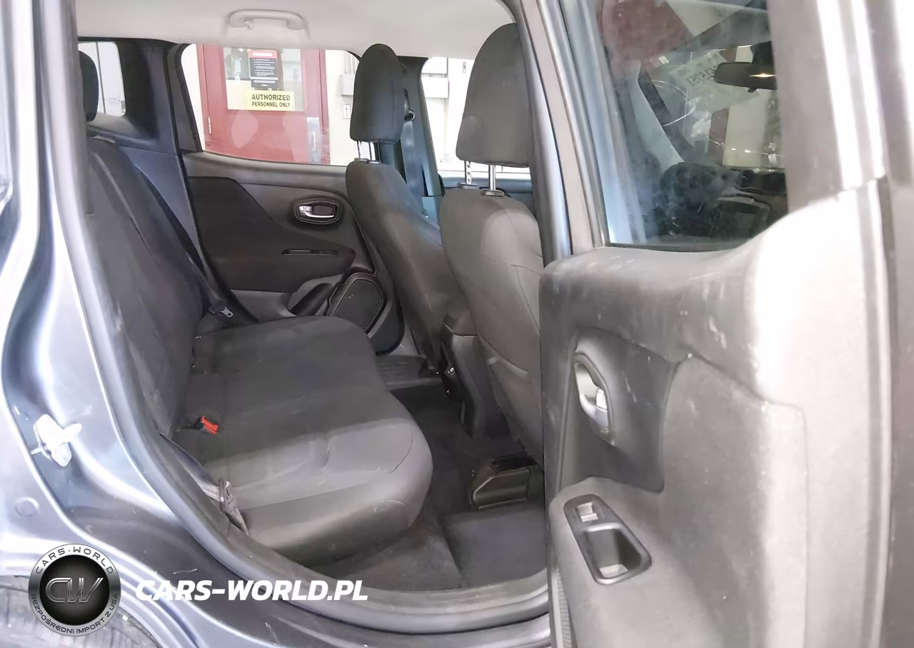 2019 Jeep Renegade Latitude 4X4 VIN:ZACNJBBB2KPK74727 - 8