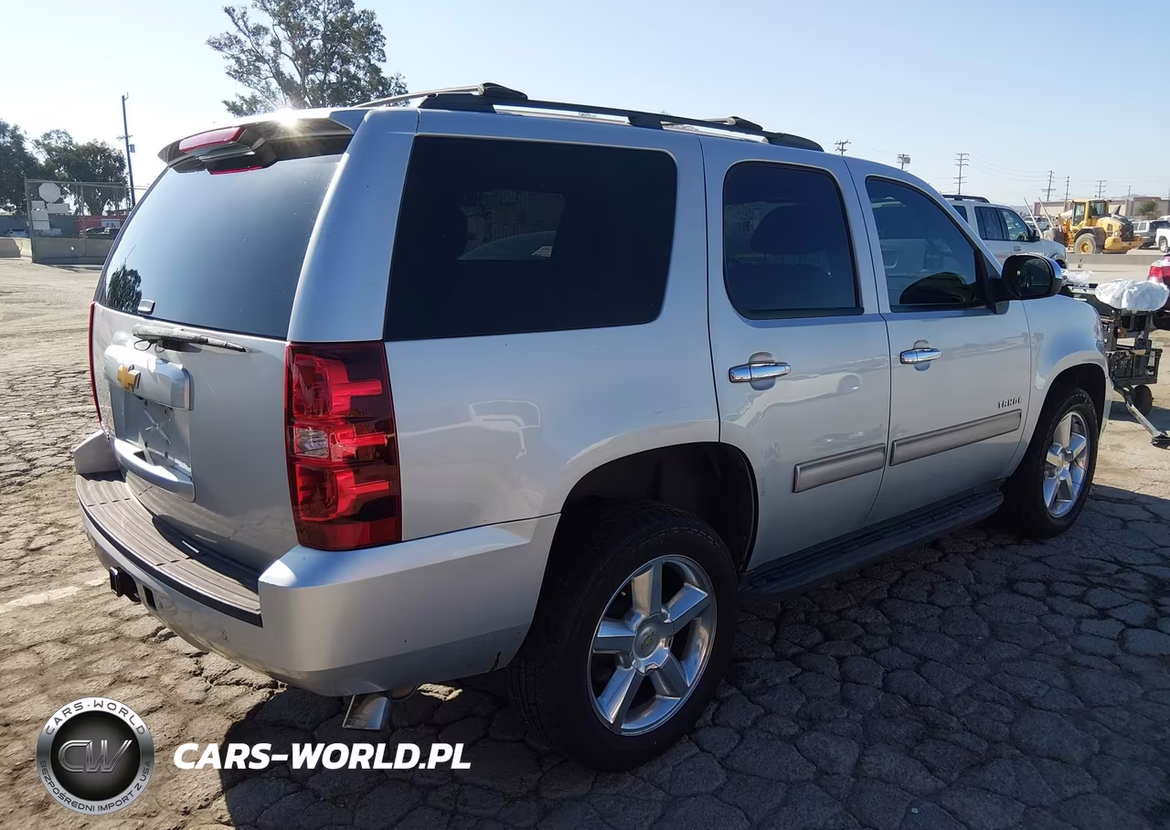 2013 Chevrolet Tahoe Ls VIN:1GNSCAE04DR173530 - 4