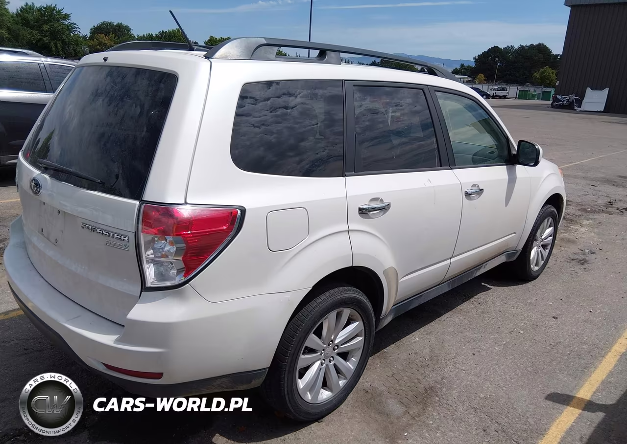 2012 Subaru Forester 2.5X Premium VIN:JF2SHADC8CH460770 - 4