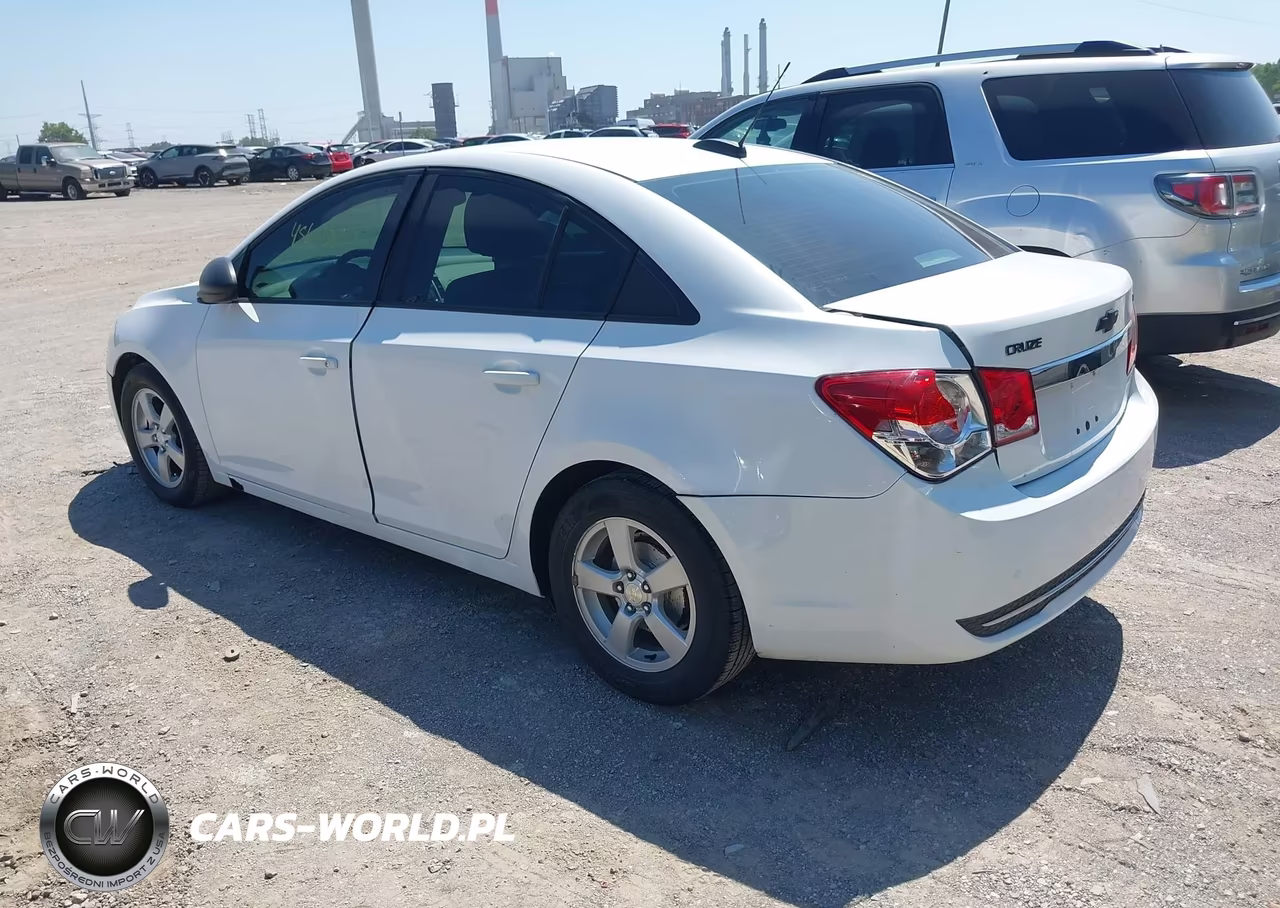 2015 Chevrolet Cruze Ls Auto VIN:1G1PA5SG2F7254692 - 3