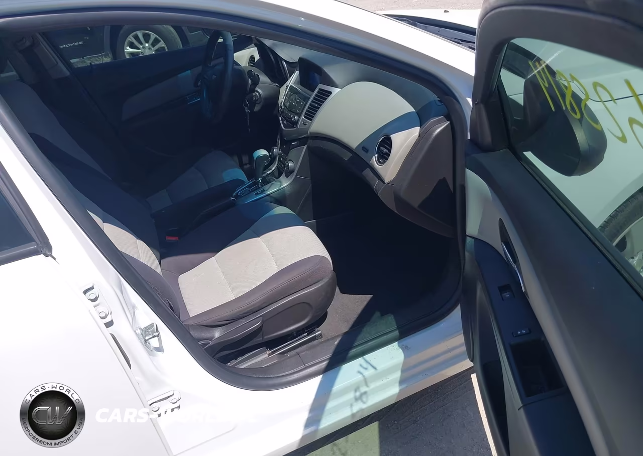 2015 Chevrolet Cruze Ls Auto VIN:1G1PA5SG2F7254692 - 5
