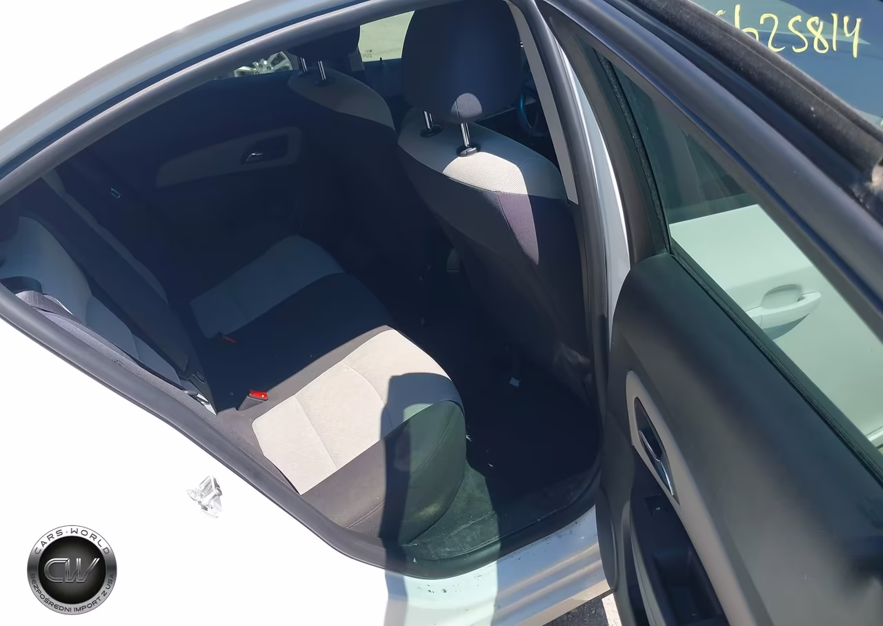 2015 Chevrolet Cruze Ls Auto VIN:1G1PA5SG2F7254692 - 8