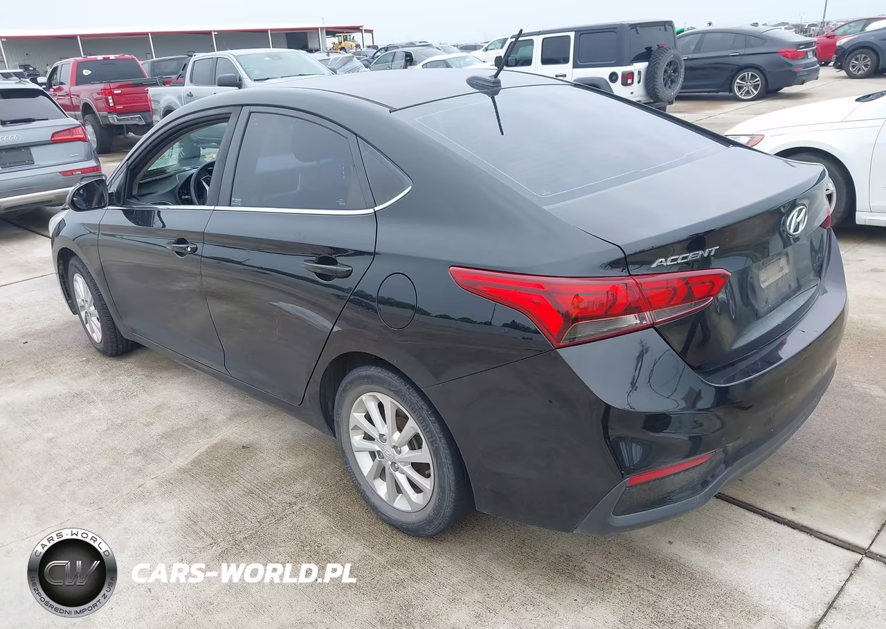 2019 Hyundai Accent Sel VIN:3KPC24A36KE058115 - 3