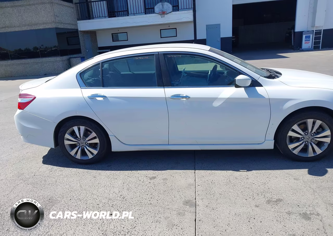 2016 Honda Accord Sport VIN:1HGCR2F58GA186328 - 13