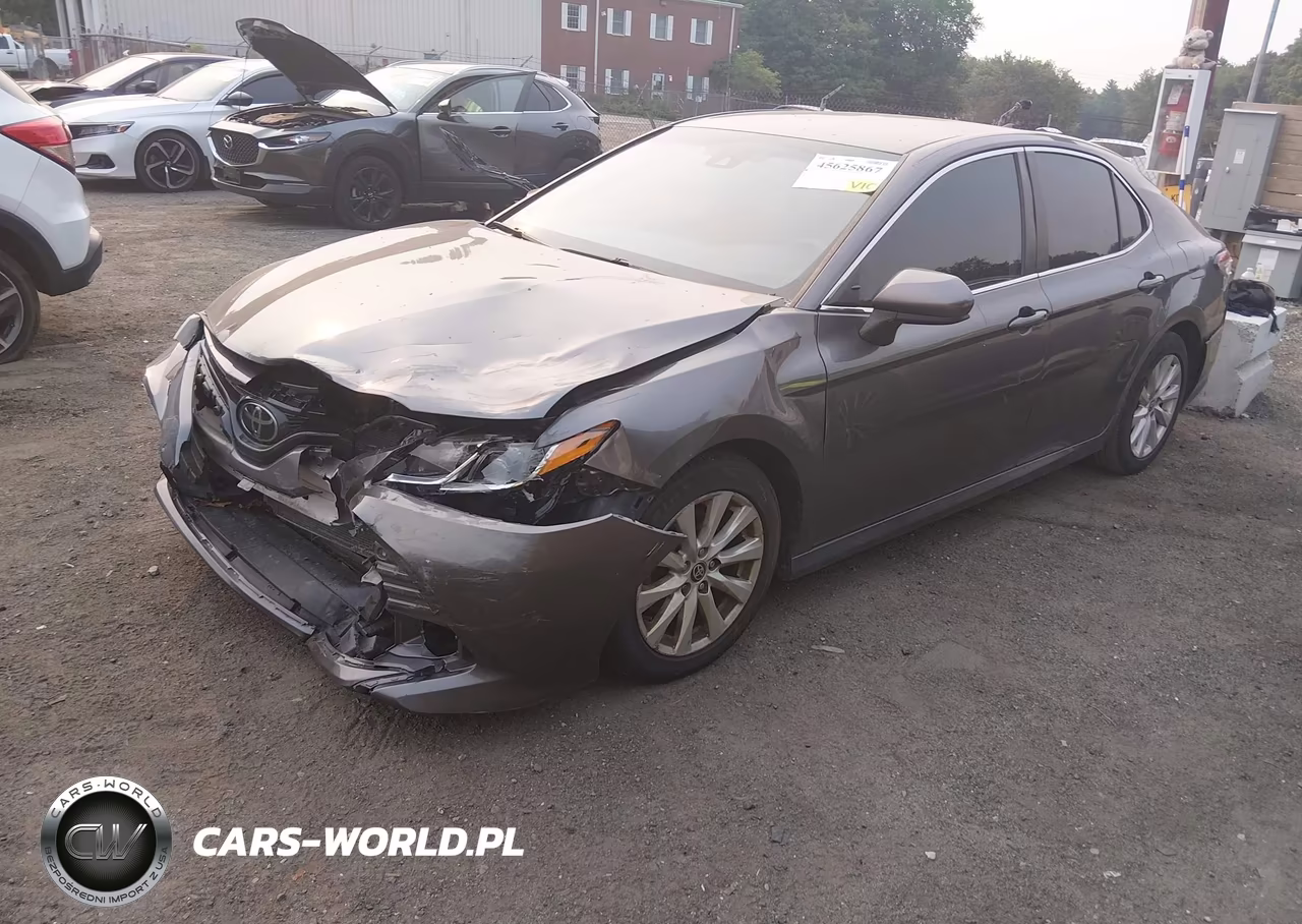 2020 Toyota Camry Le VIN:4T1C11AK4LU977991 - 2