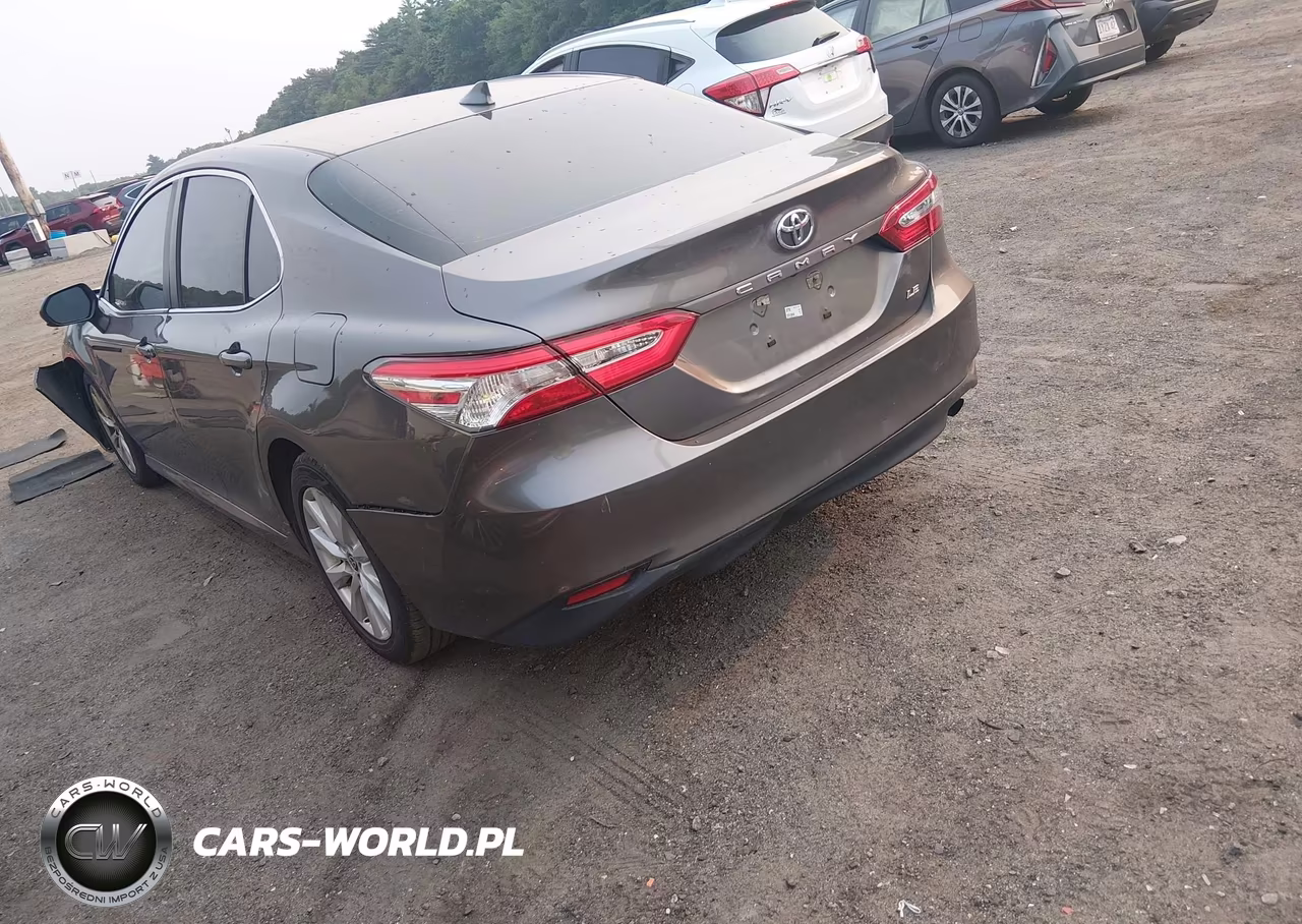 2020 Toyota Camry Le VIN:4T1C11AK4LU977991 - 3