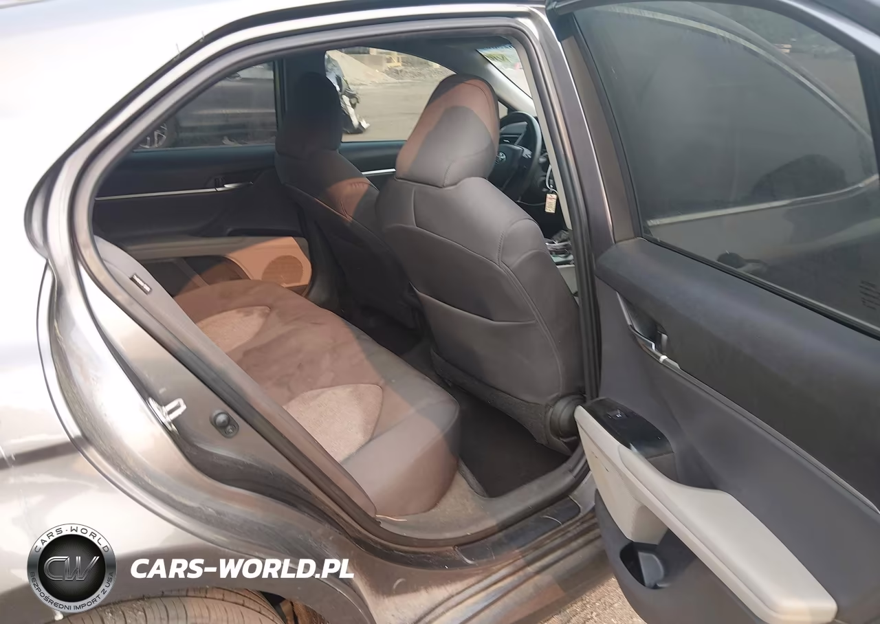 2020 Toyota Camry Le VIN:4T1C11AK4LU977991 - 8